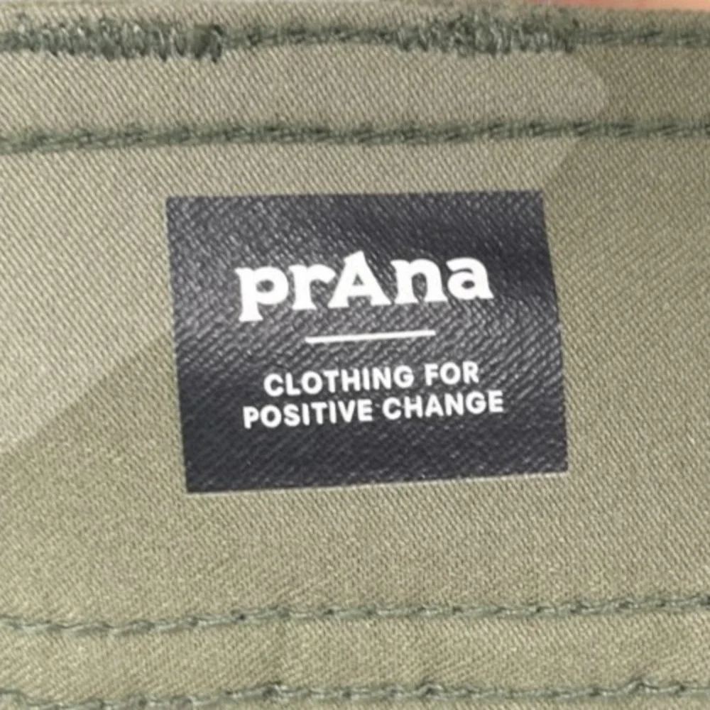 NWT prAna Women's Halle Short Plus II Size 20/07‎ Green Camo MSRP $69
